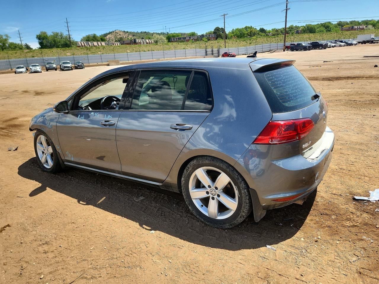 2017 Volkswagen Golf S - Фото 2