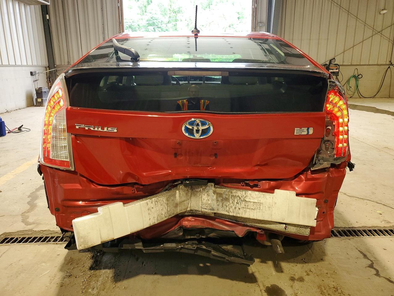 2013 Toyota Prius Three - Image 6