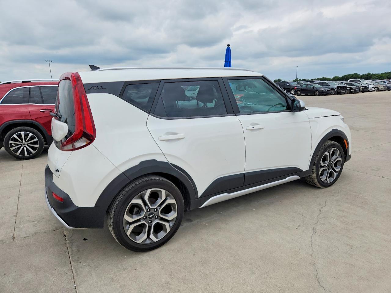 2022 Kia Soul X-Line - Image 3