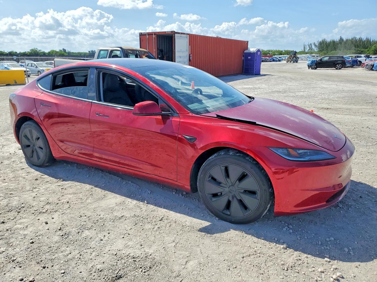 2024 Tesla Model 3 - Фото 4