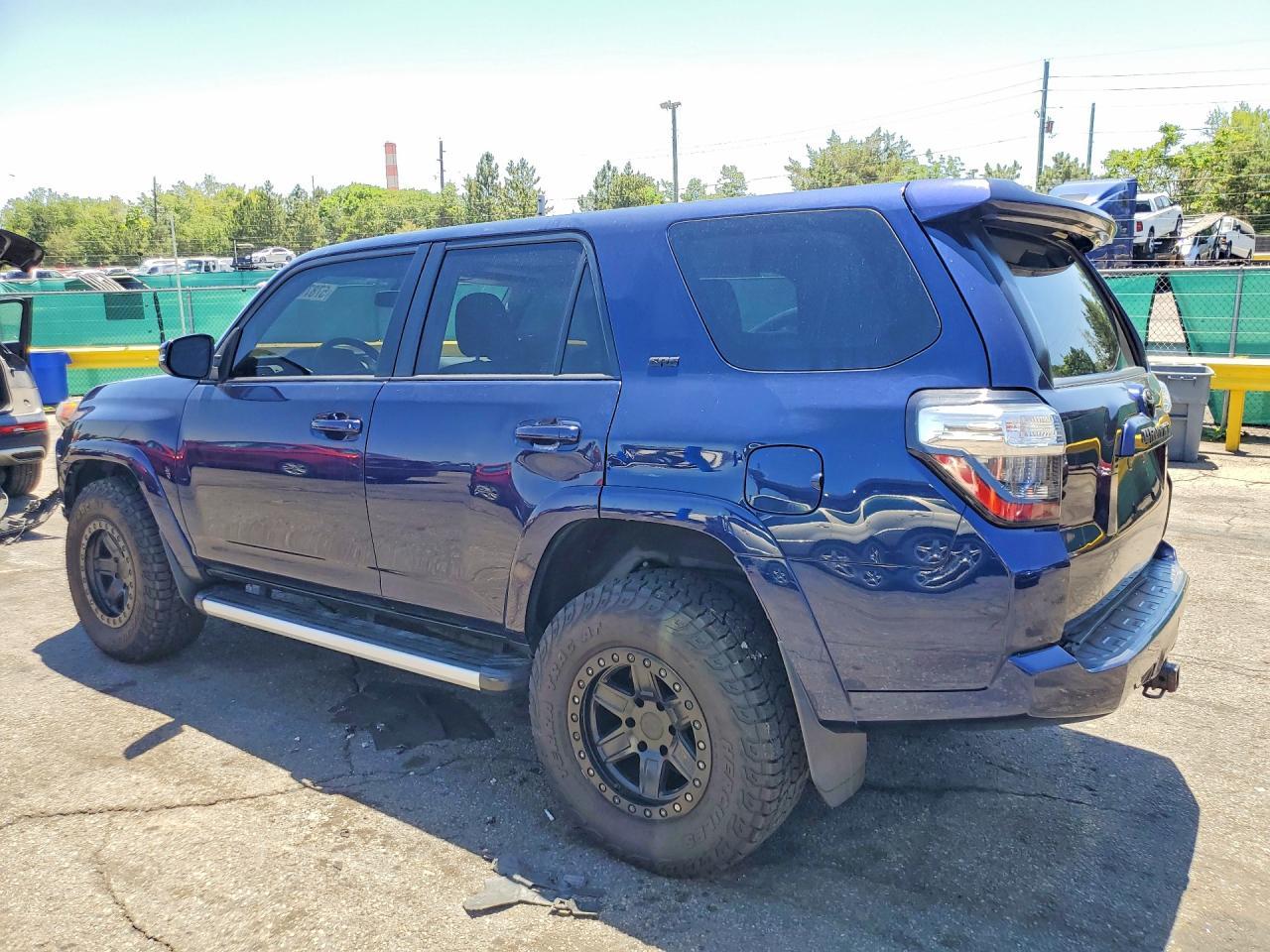 2017 Toyota 4Runner Sr5 Premium - Image 2