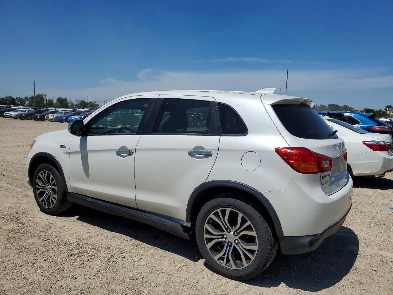 2017 Mitsubishi Outlander Sport Es - Image 2