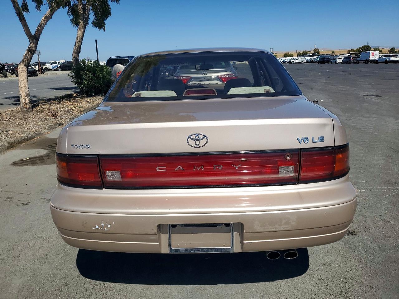 1993 Toyota Camry Le - Image 6