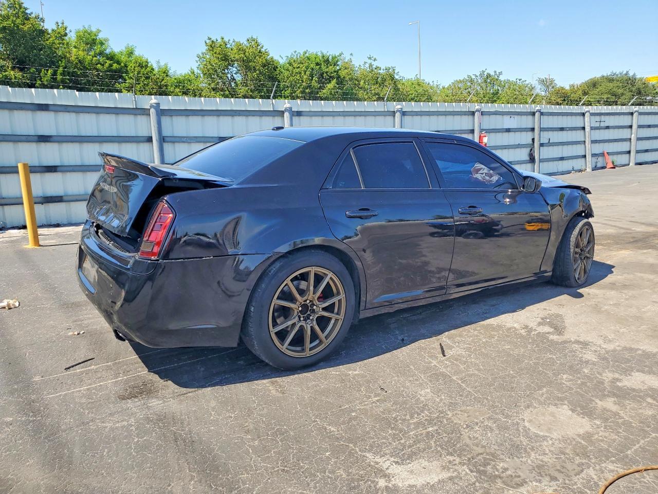 2014 Chrysler 300 - Image 3