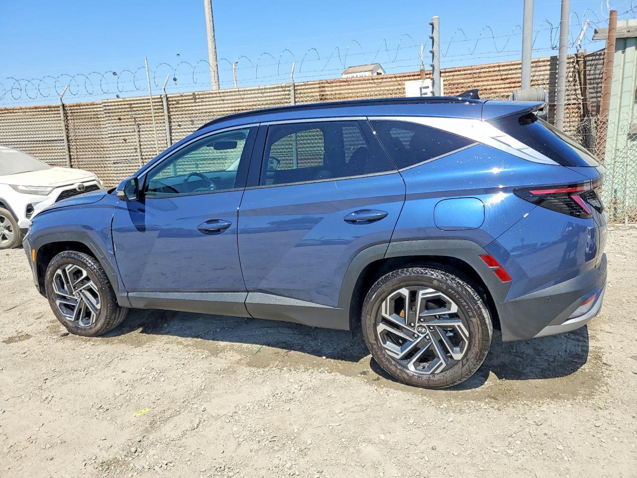 2026 Hyundai Tucson Limited - Image 2