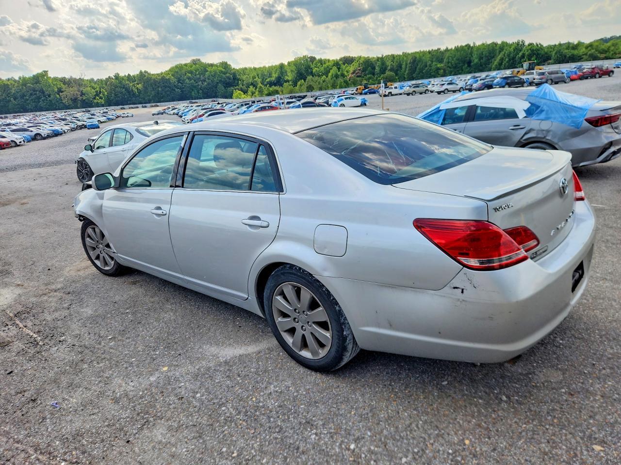 2005 Toyota Avalon Touring - Фото 2