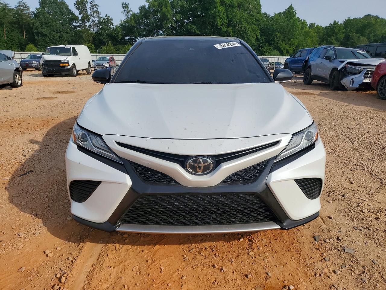 2020 Toyota Camry Xse - Фото 5