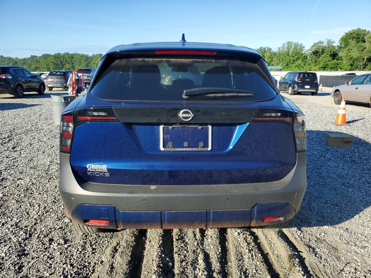 2025 Nissan Kicks Sv - Image 6