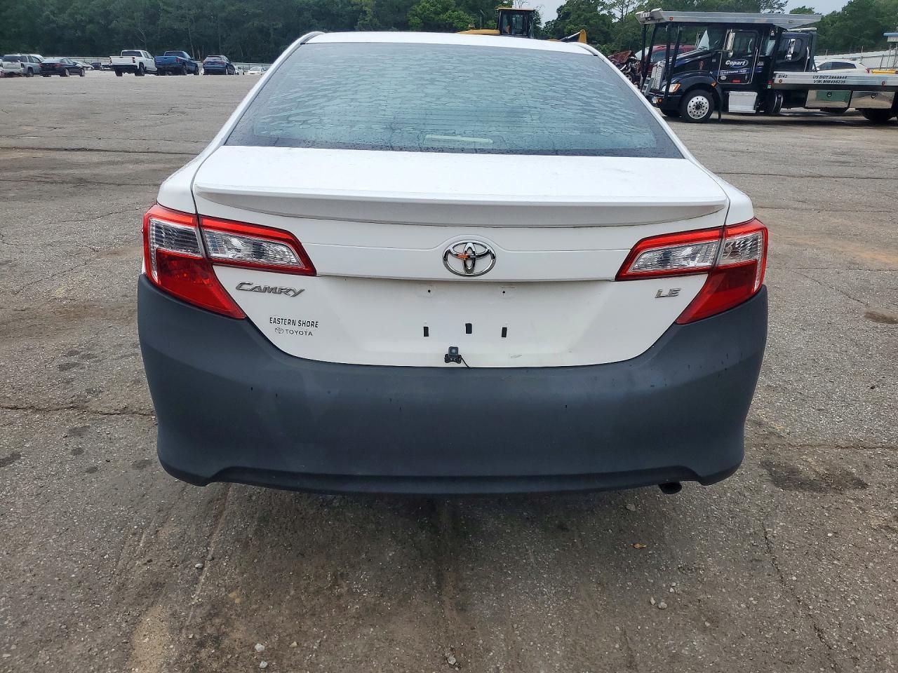 2012 Toyota Camry Le - Фото 6