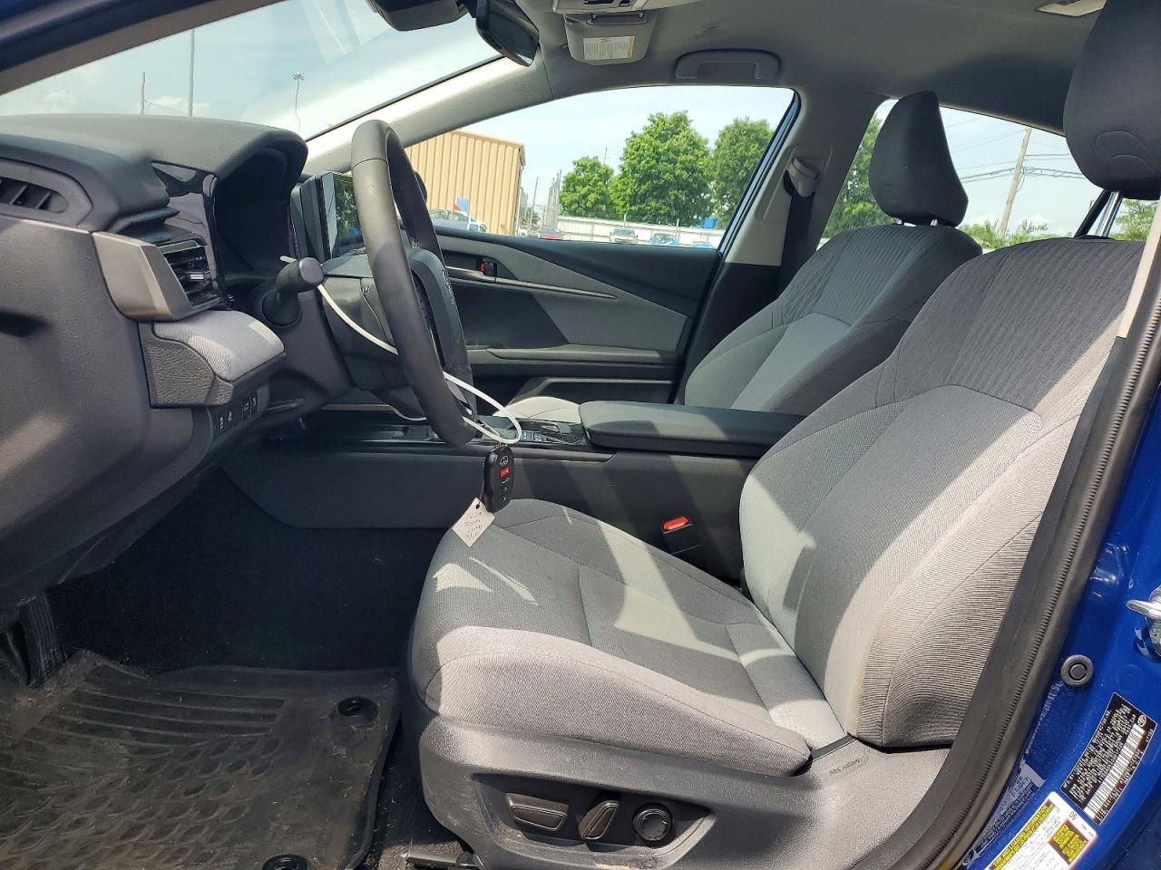 2025 Toyota Camry Le - Фото 7