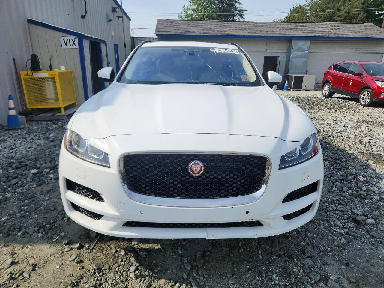 2018 Jaguar F-Pace Premium - Image 5