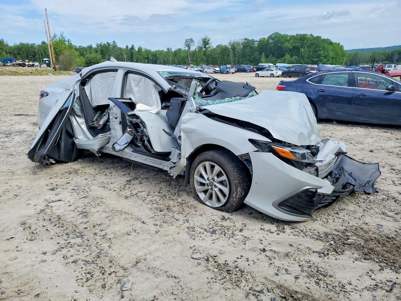 2023 Toyota Camry Le - Фото 4