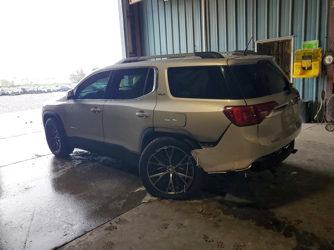 2018 GMC Acadia Sle - Image 2