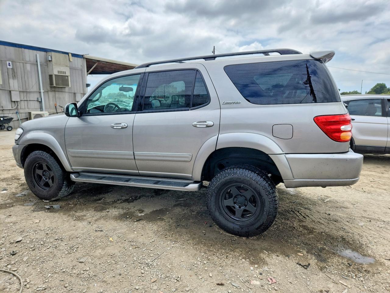 2003 Toyota Sequoia Limited - Фото 2