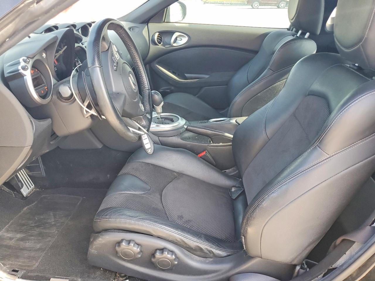 2015 Nissan 370Z Touring - Image 7