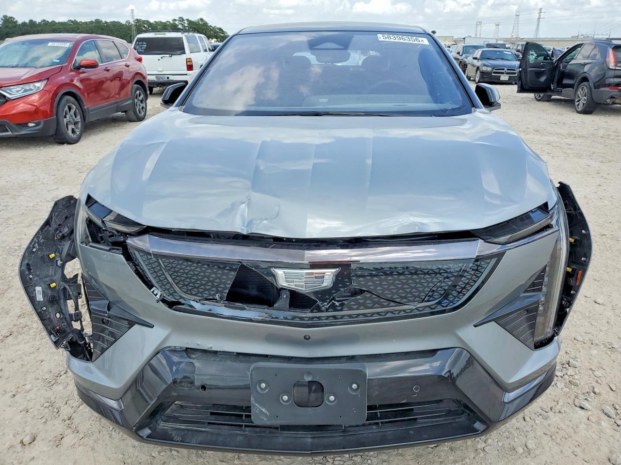 2025 Cadillac Optiq Sport - Фото 5