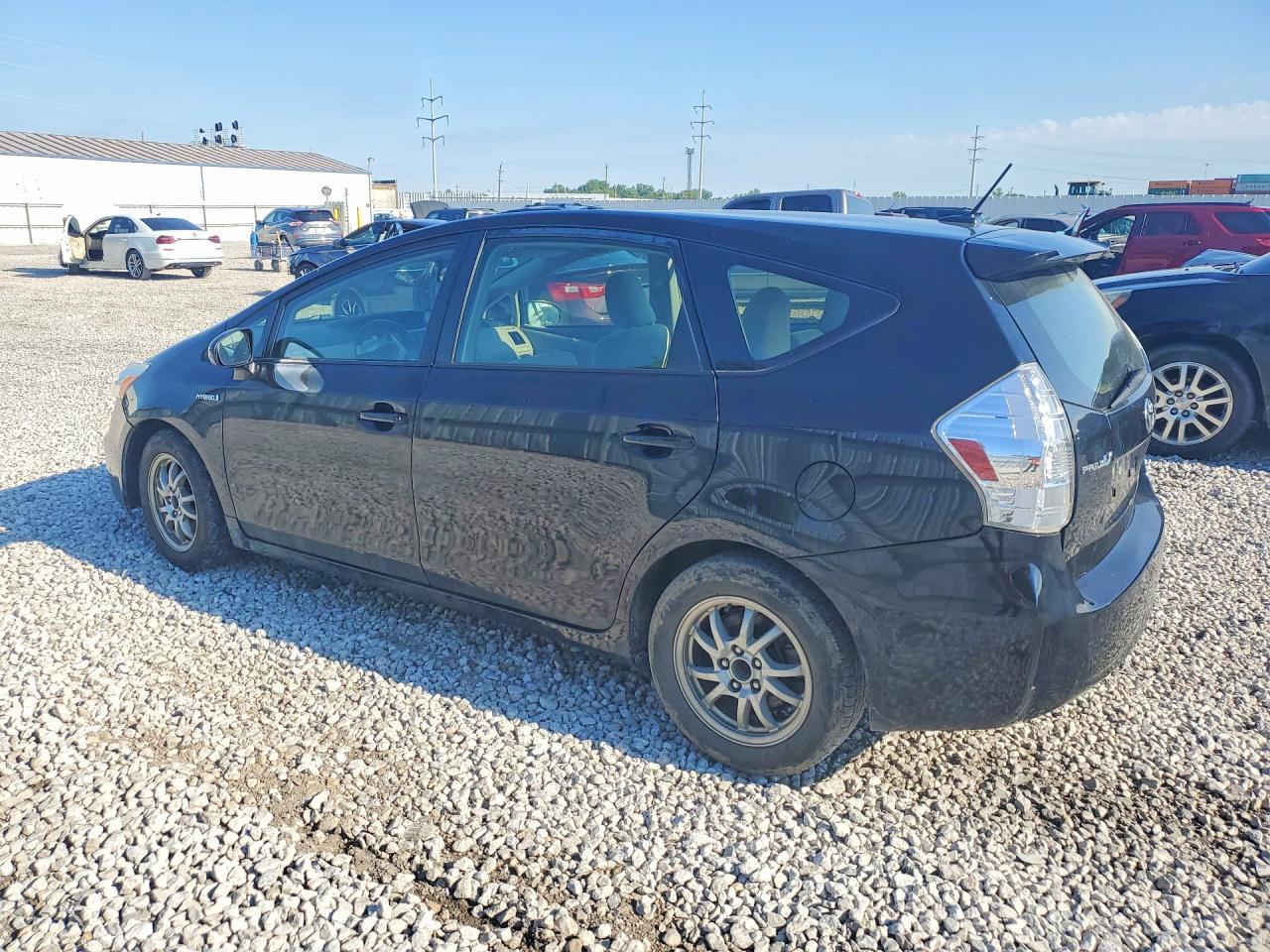 2013 Toyota Prius V Three - Фото 2