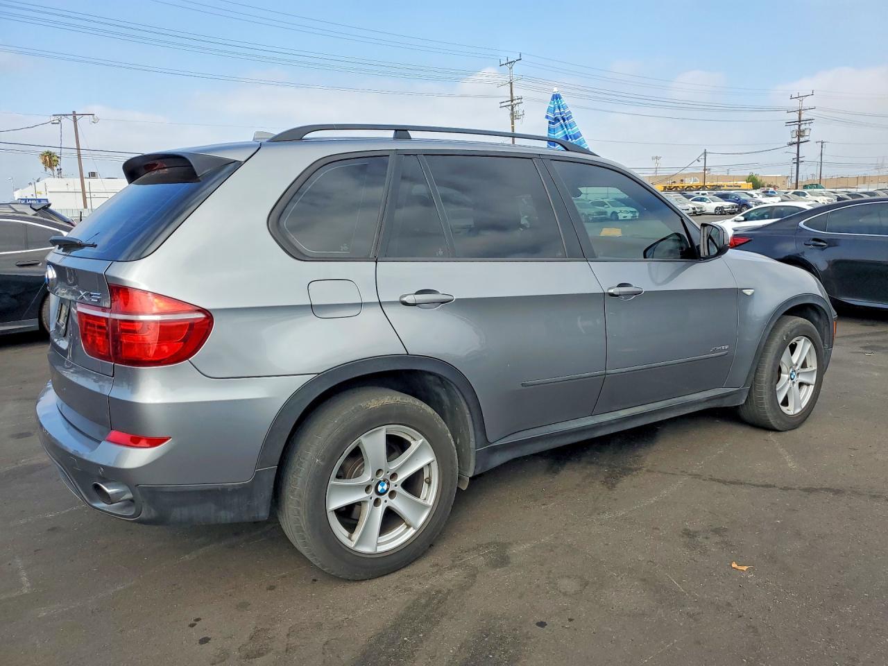2013 BMW X5 xDrive35I - Image 3