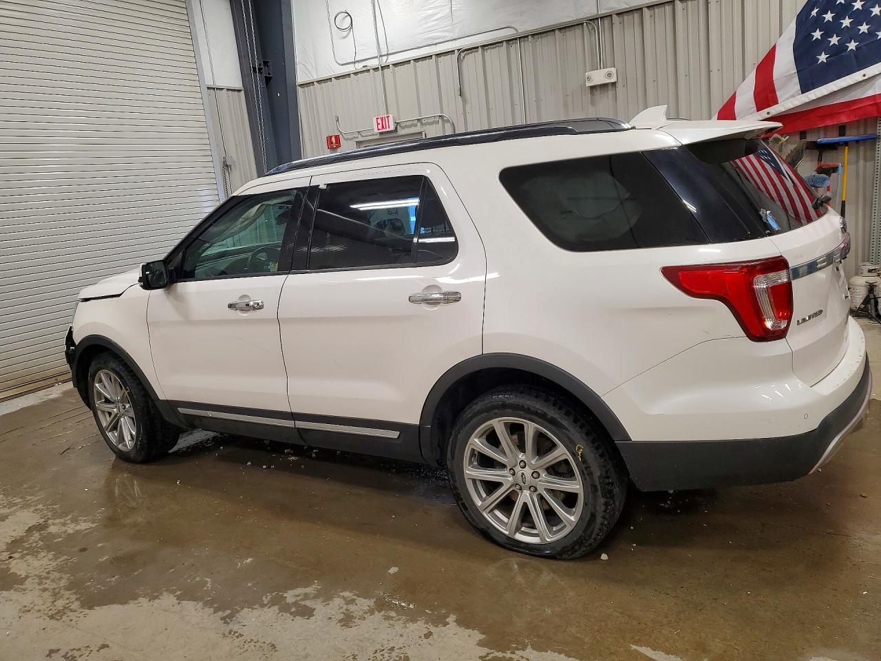 2017 Ford Explorer Limited - Image 2