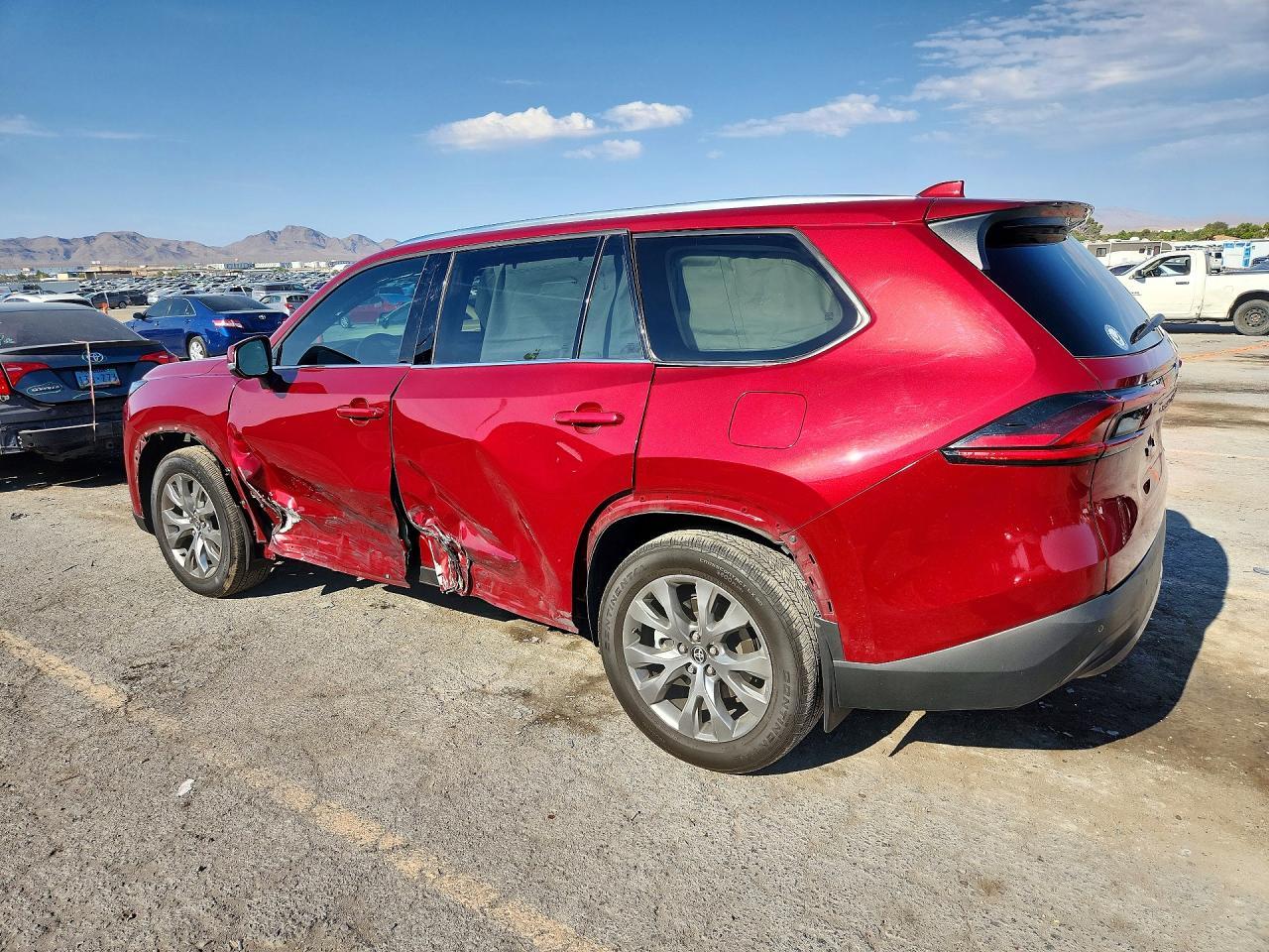 2025 Toyota Grand Highlander Limited - Image 2