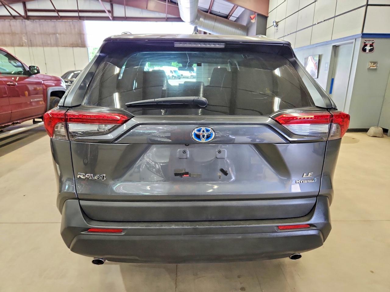 2021 Toyota Rav4 Le - Фото 6