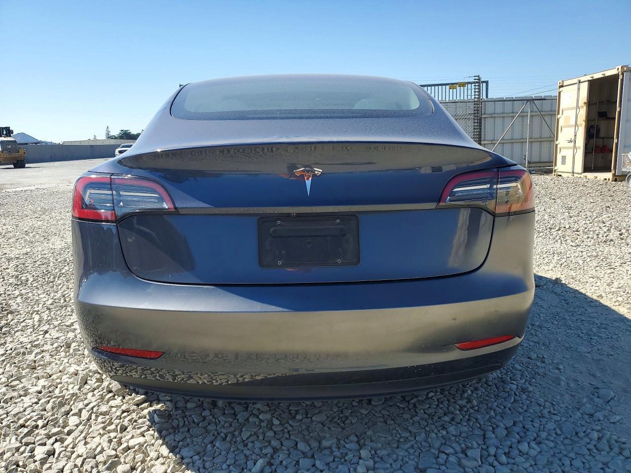2023 Tesla Model 3 - Image 6