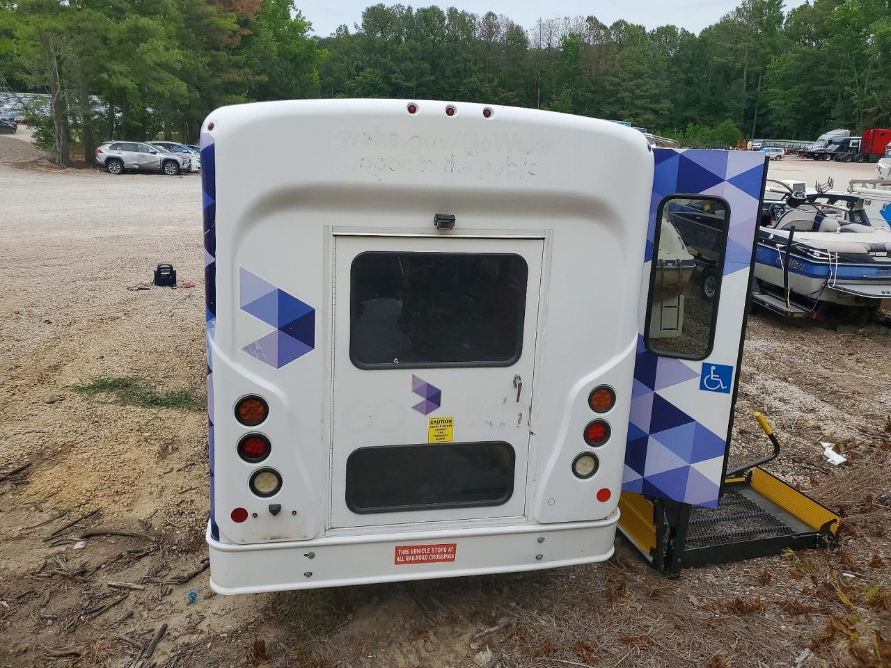 2017 Ford Transit Shuttle Bus - Фото 6