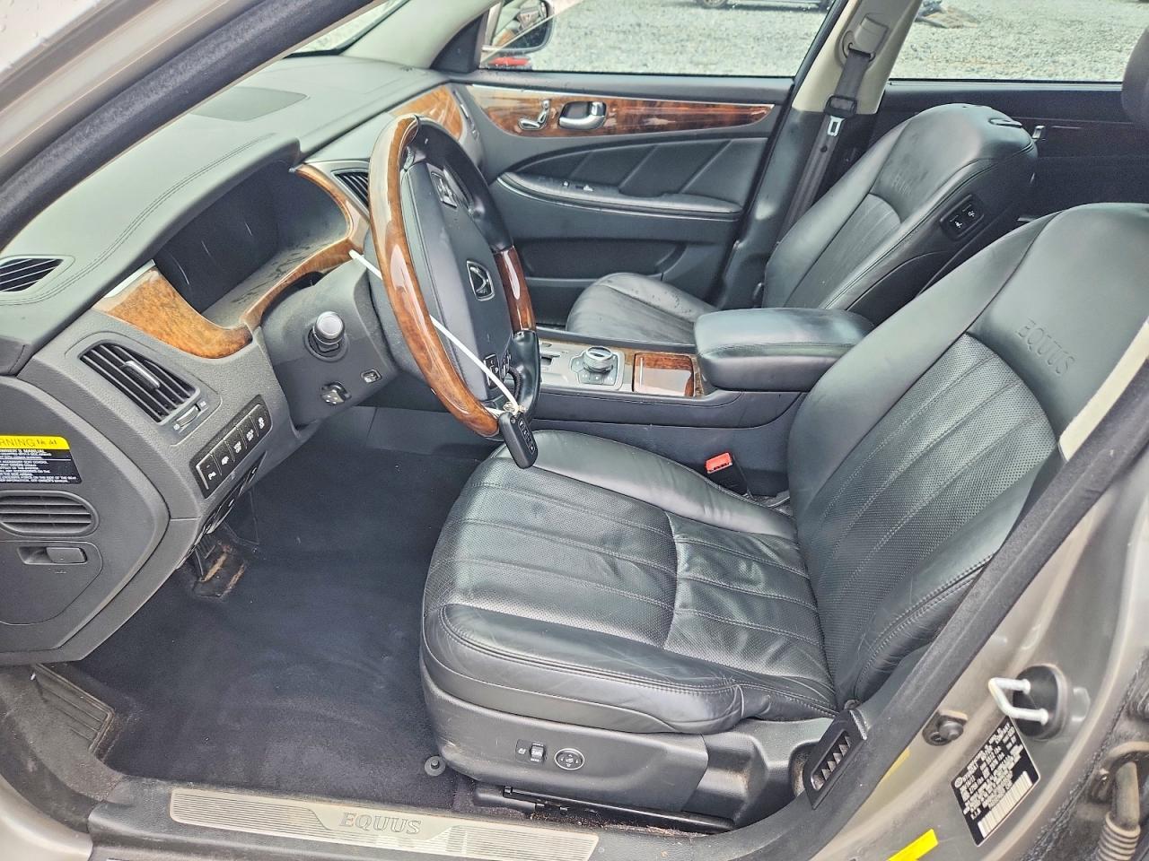 2011 Hyundai Equus Signature - Image 7