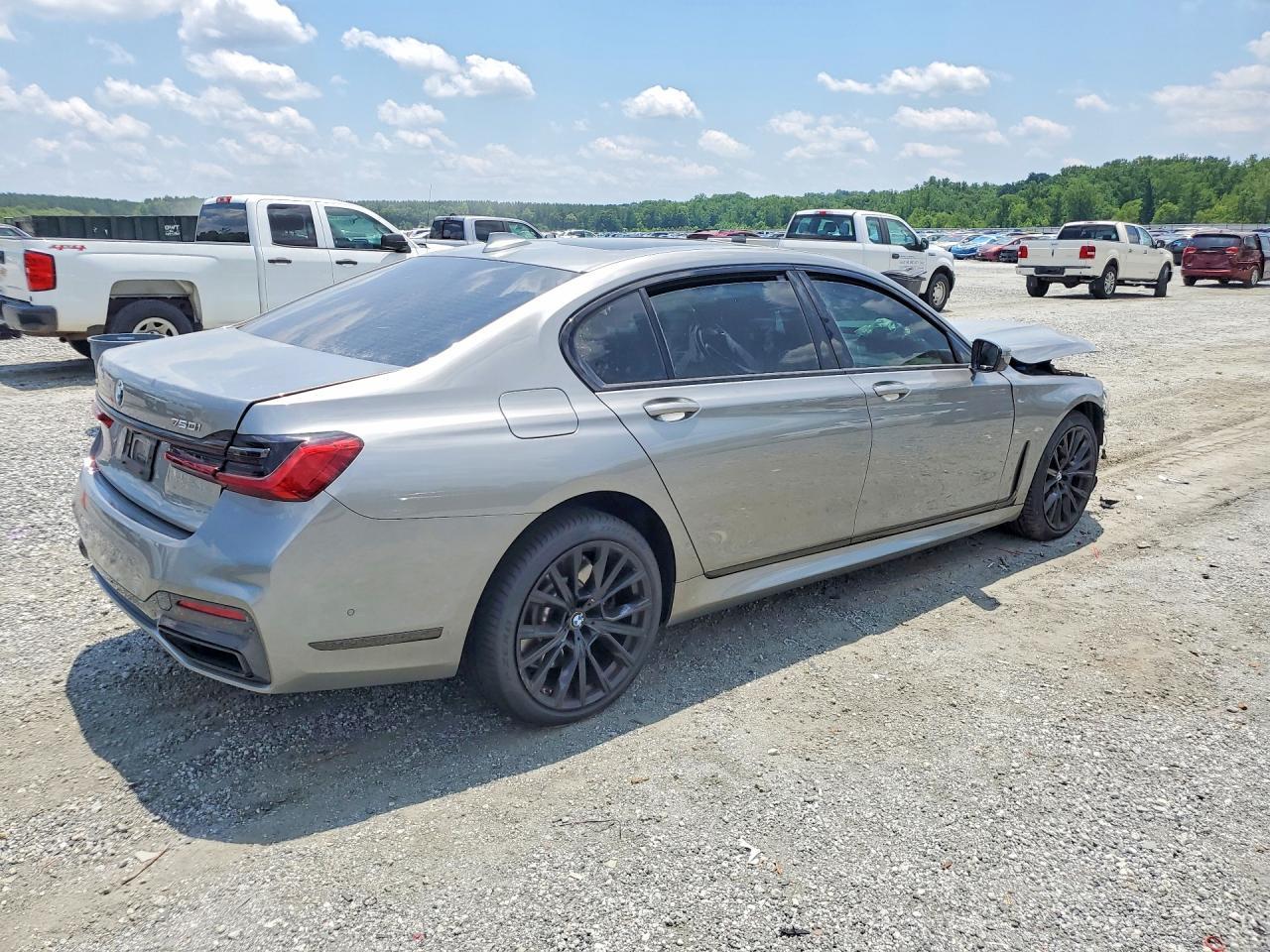 2022 BMW 750 Xi - Фото 3