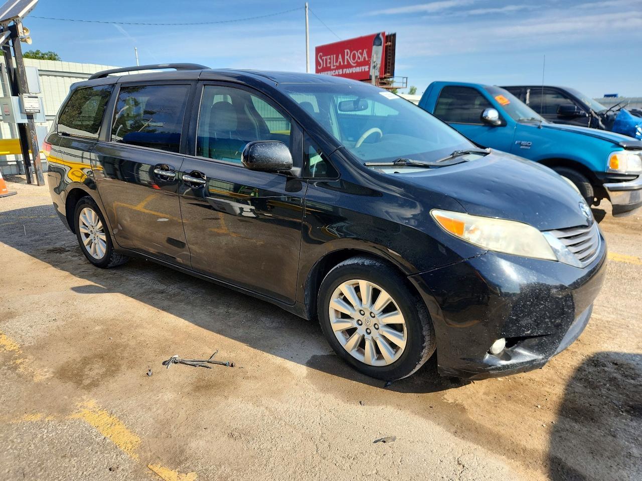 2014 Toyota Sienna Xle 7-Passenger - Фото 4