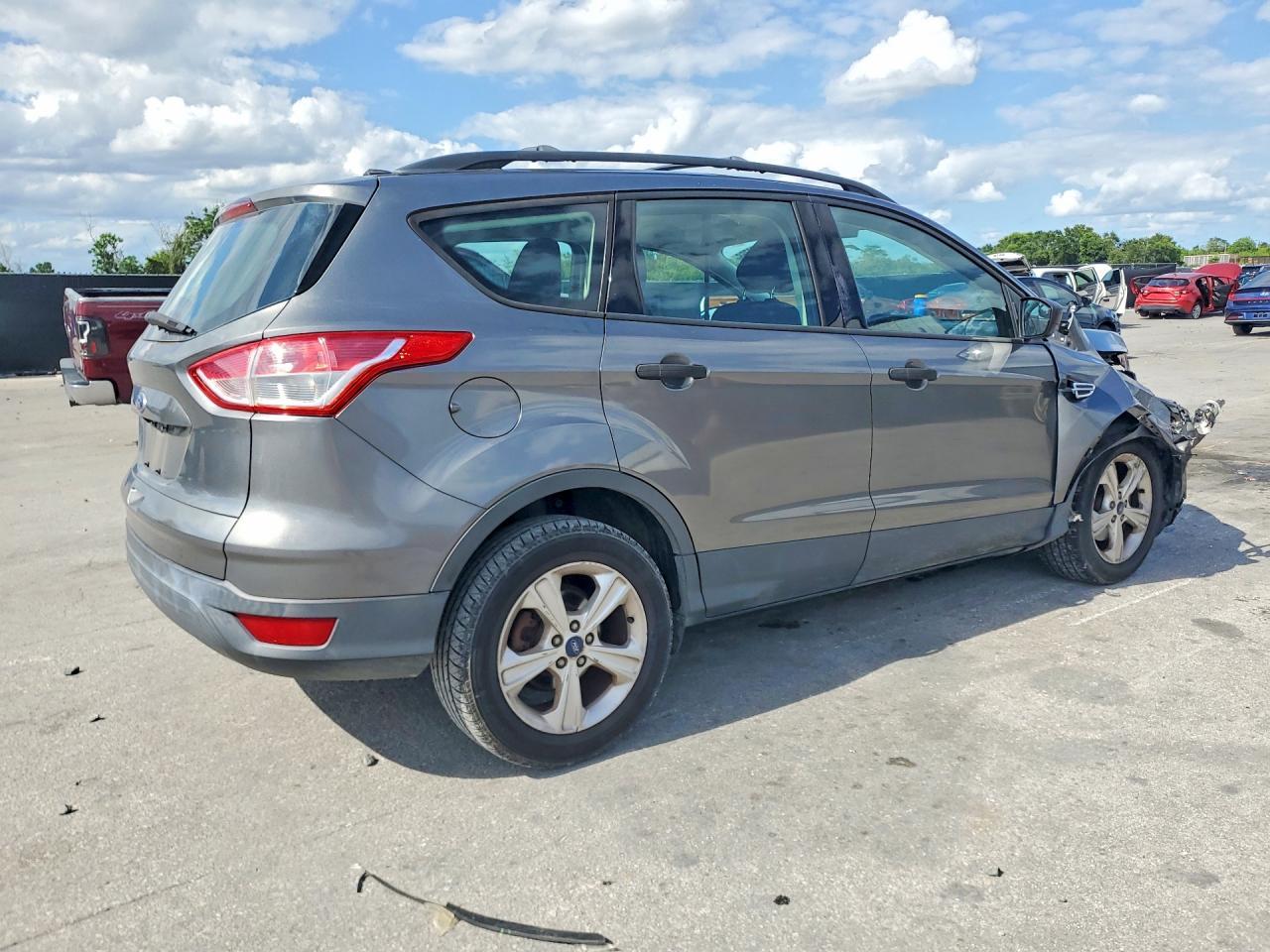 2014 Ford Escape S - Image 3
