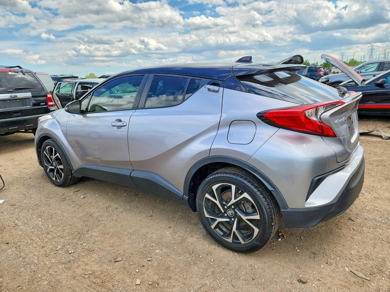 2019 Toyota C-Hr Xle - Image 2