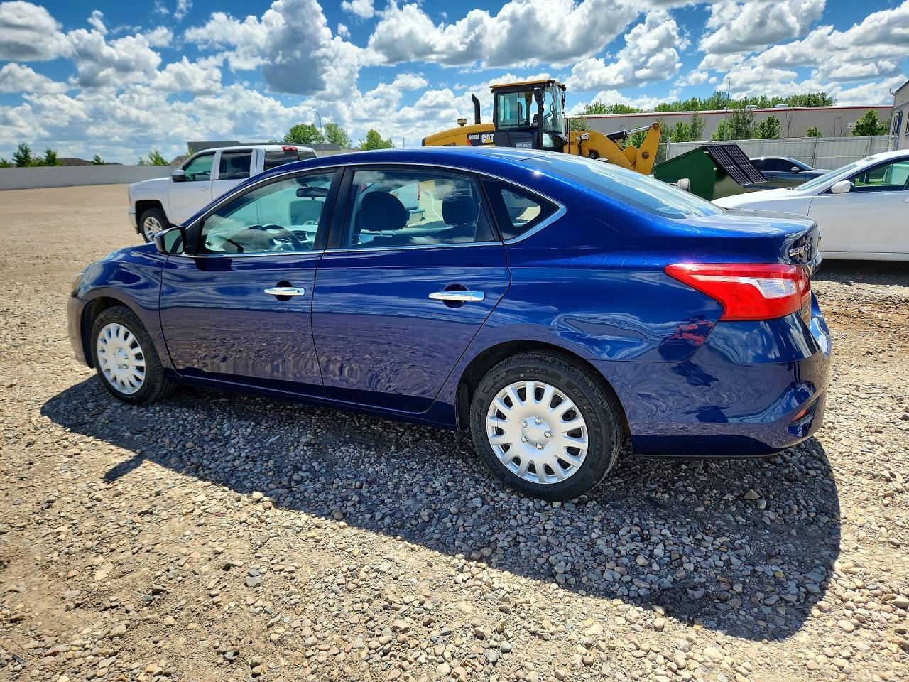 2017 Nissan Sentra S - Фото 2