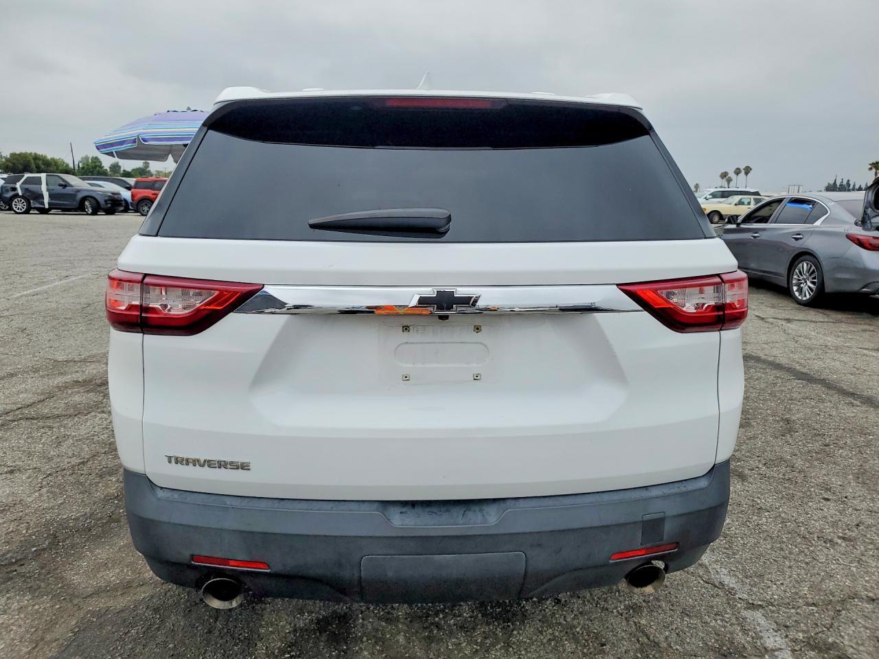 2018 Chevrolet Traverse Ls - Фото 6