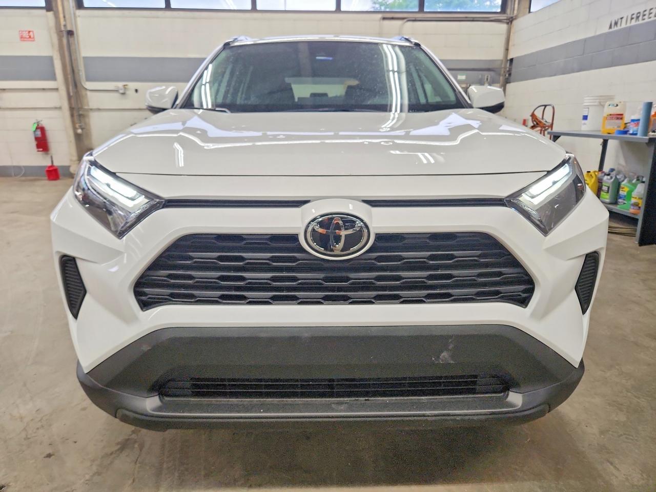 2024 Toyota Rav4 Xle - Image 5