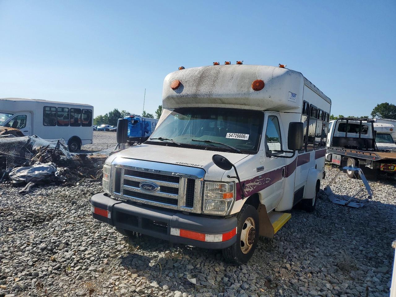 2014 Ford Econoline E350 Super Duty Cutaway Van - Image 2