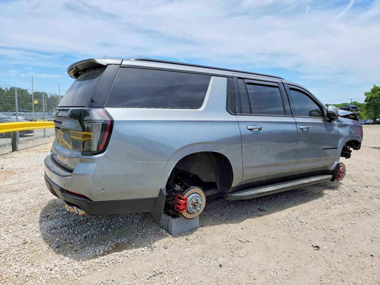 2026 Chevrolet Suburban K1500 Rst - Фото 3