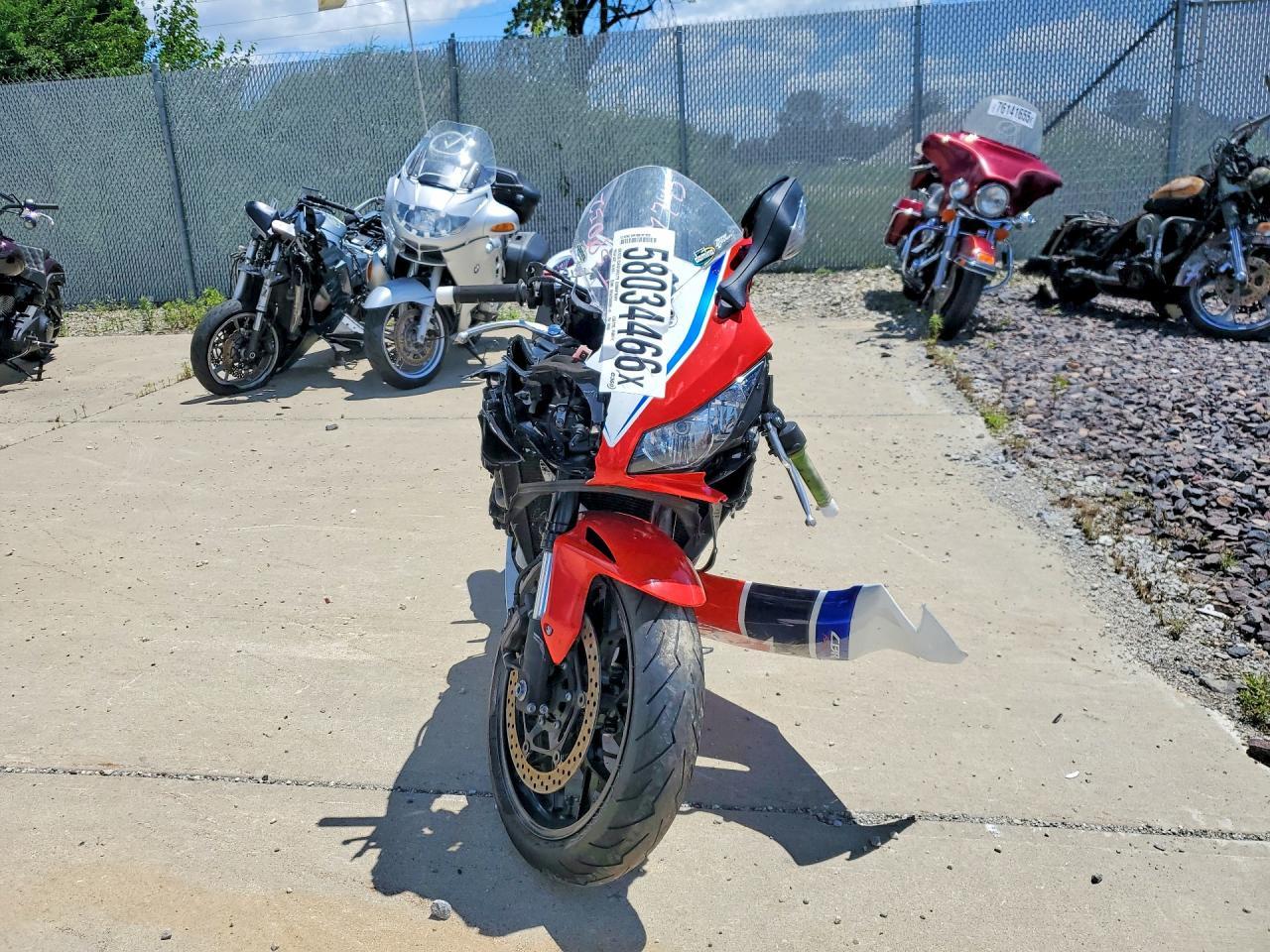2015 Honda Cbr1000 Rr - Image 2