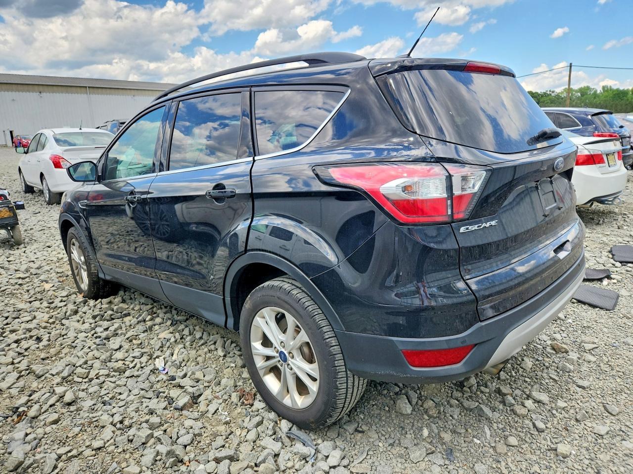 2017 Ford Escape Se - Фото 2
