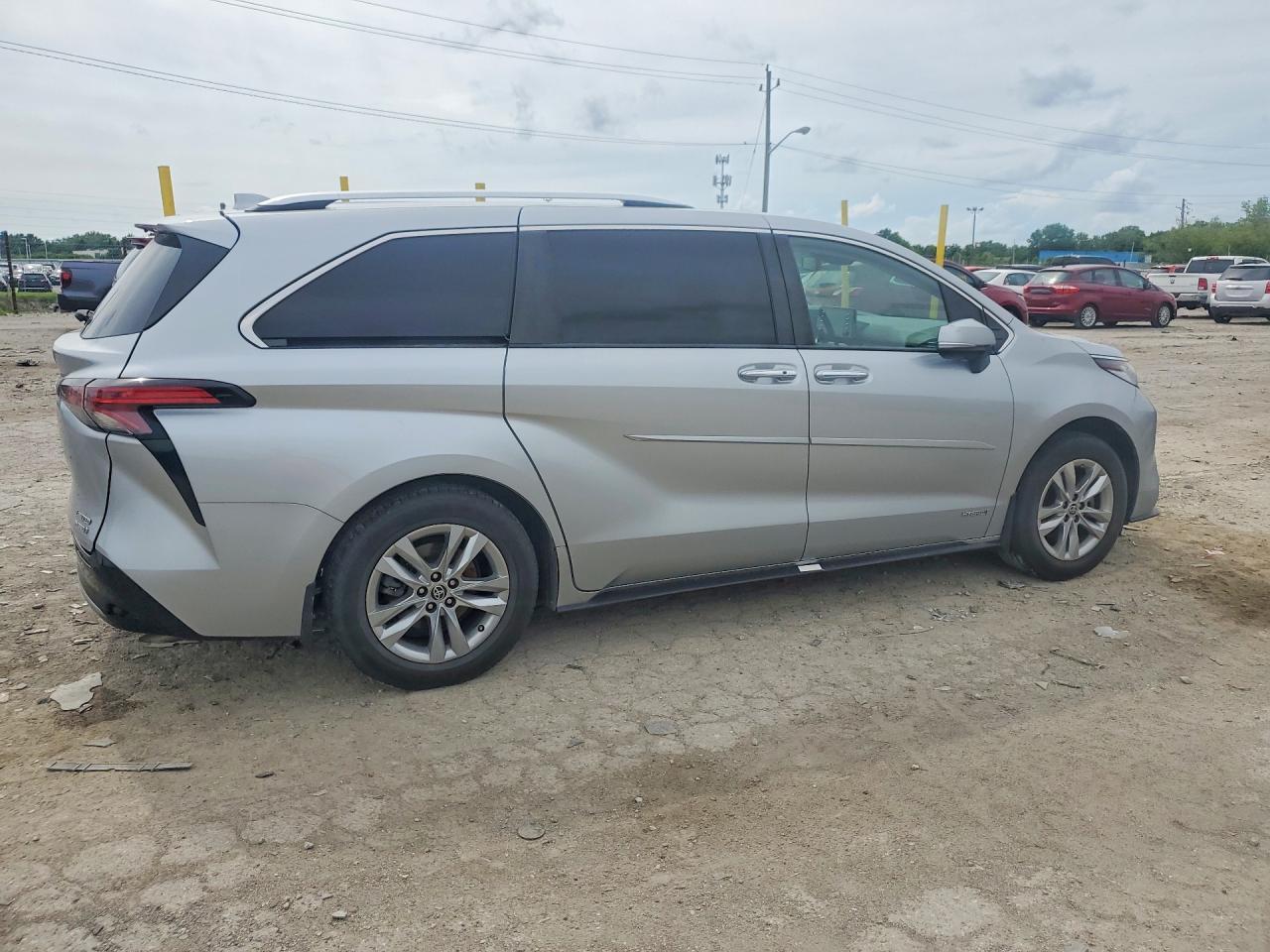 2021 Toyota Sienna Limited 7-Passenger - Фото 3
