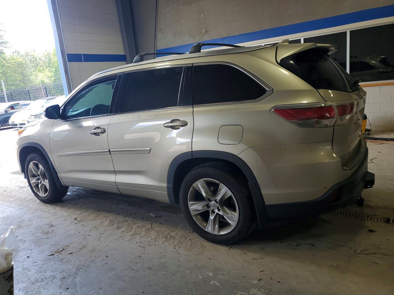 2015 Toyota Highlander Limited - Image 2