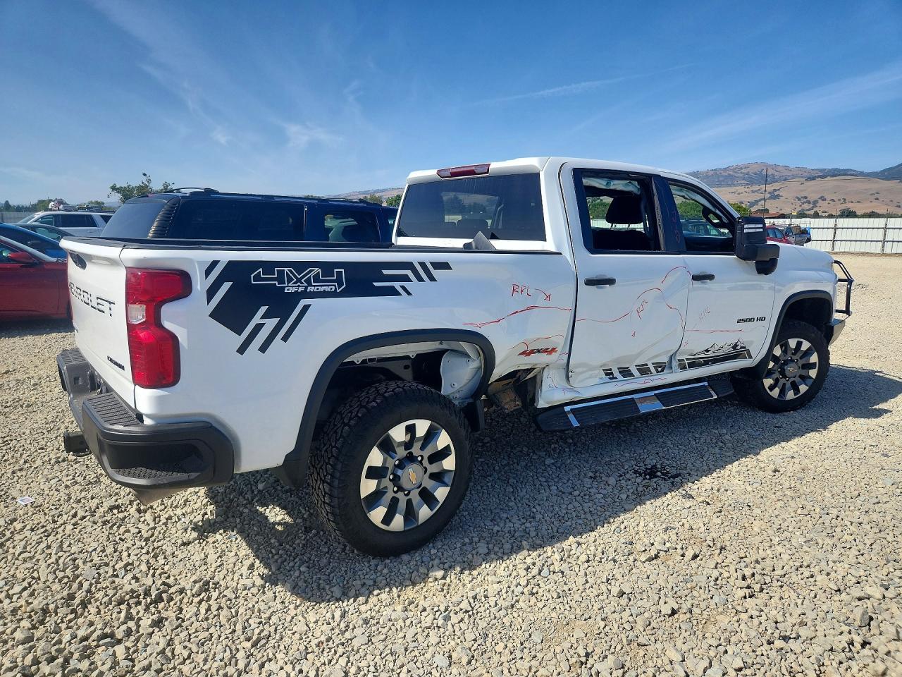 2023 Chevrolet Silverado K2500 Custom - Фото 3