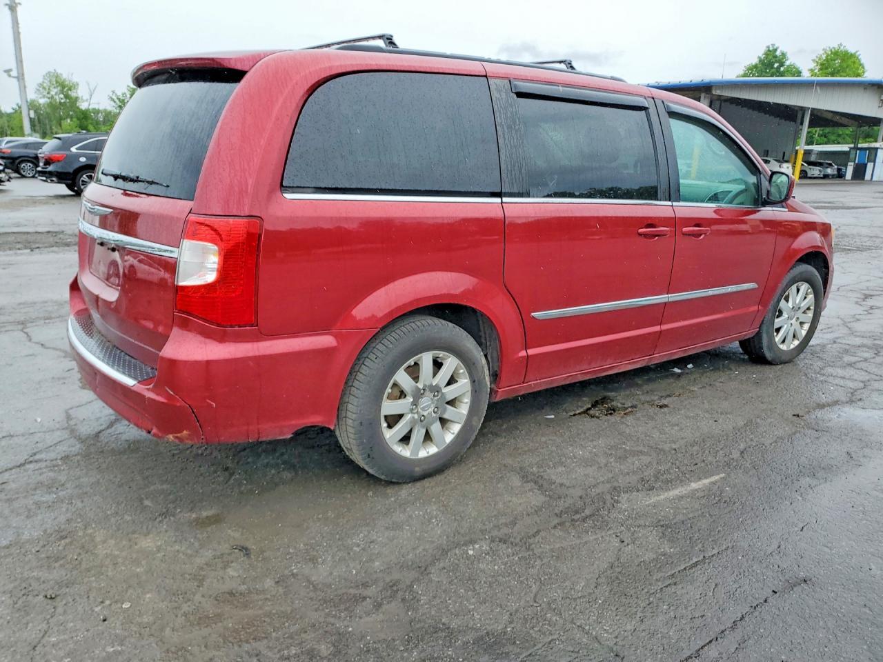 2016 Chrysler Town & Country Touring - Фото 3