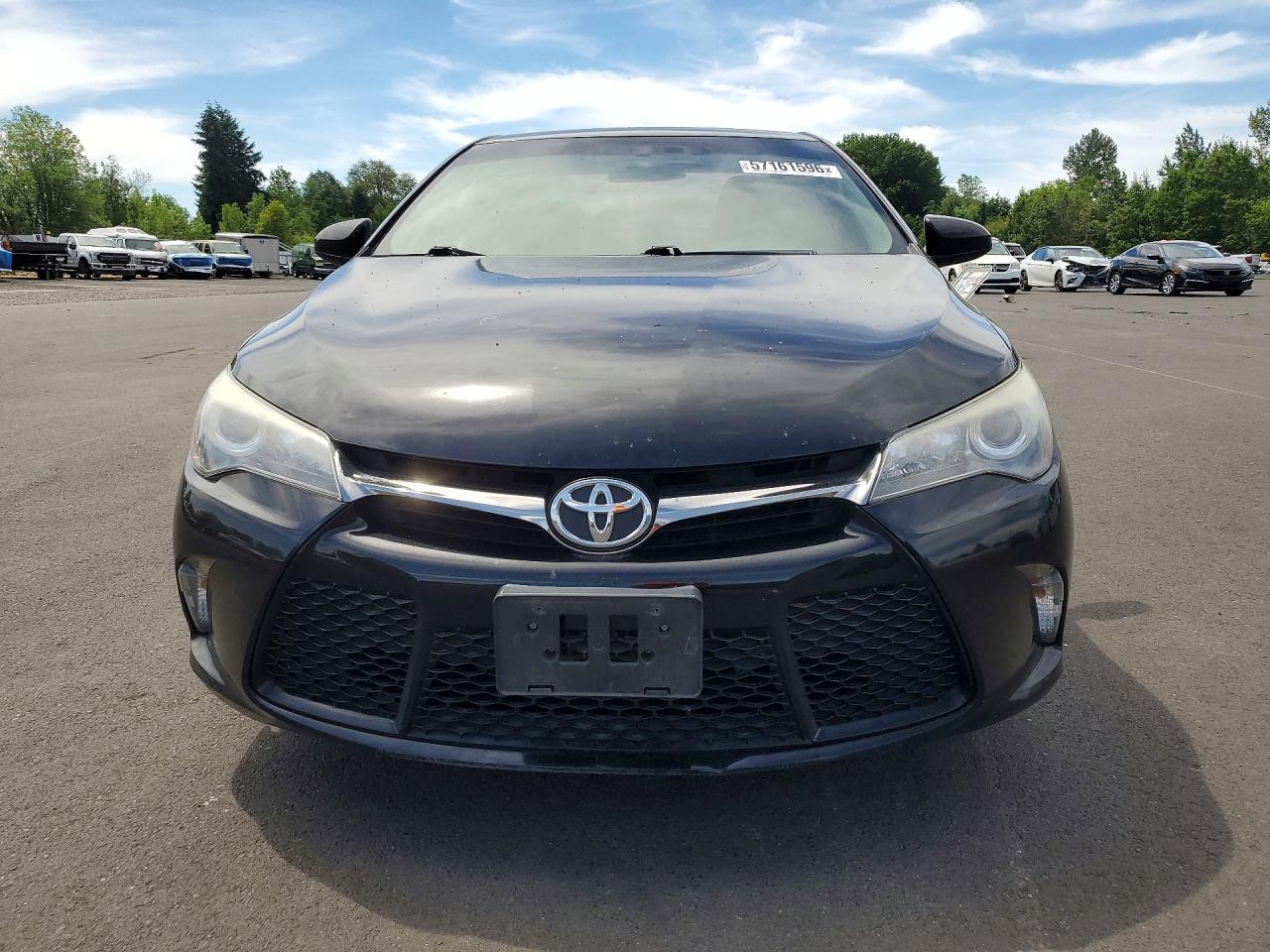 2017 Toyota Camry Se - Image 5