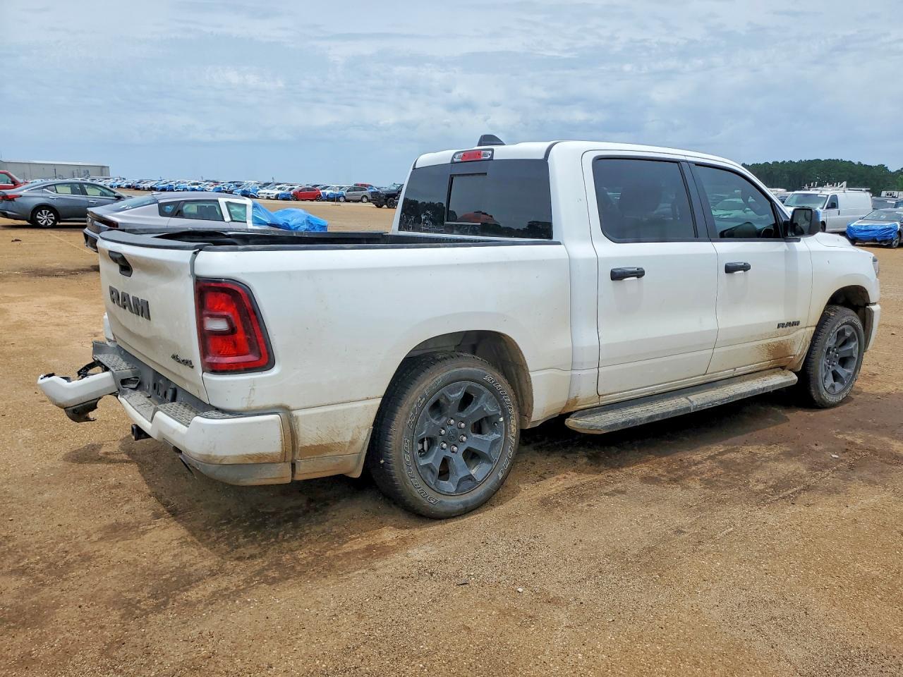 2026 Ram 1500 Tradesman - Фото 3