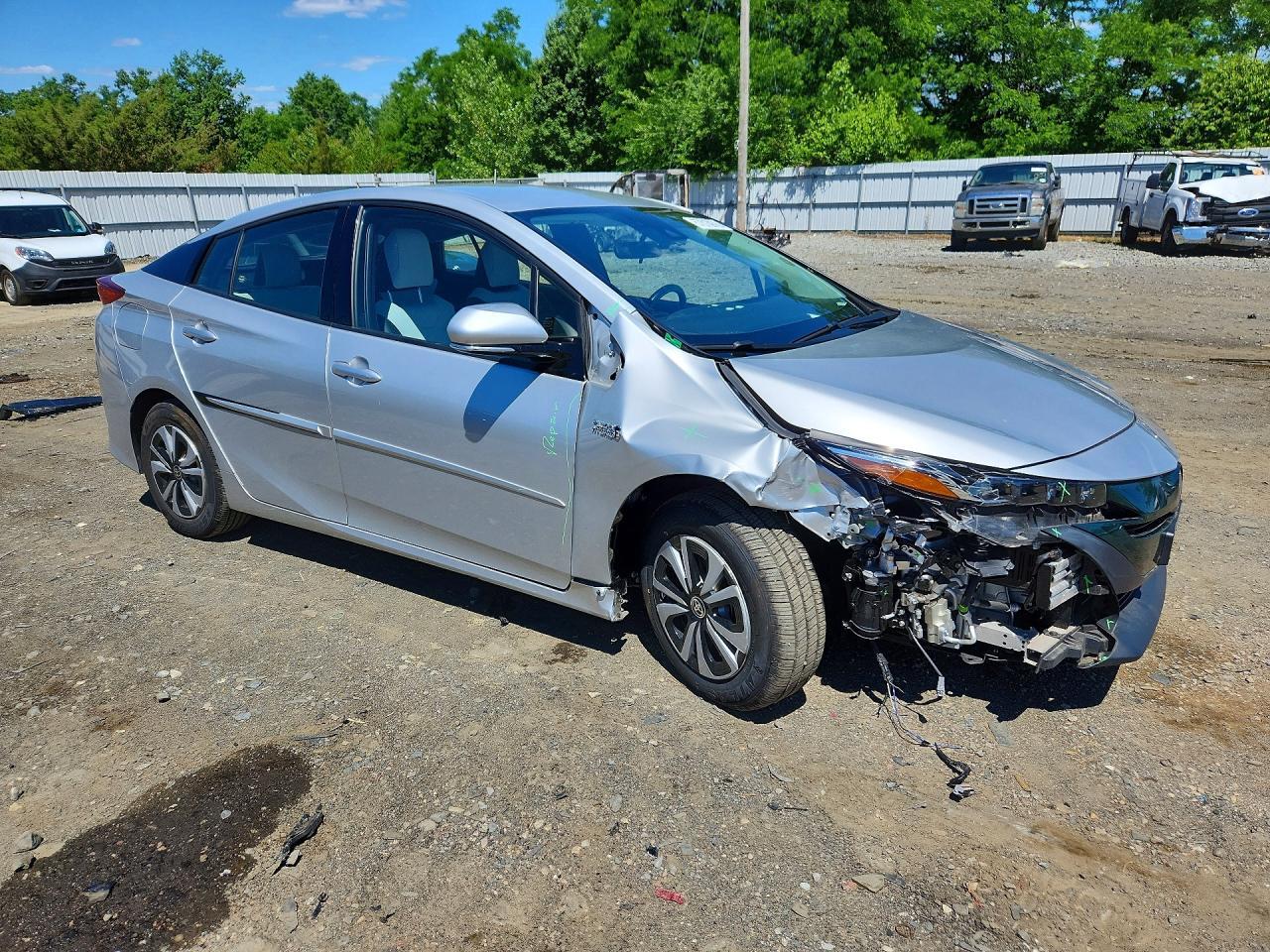 2018 Toyota Prius Prime Premium - Image 4