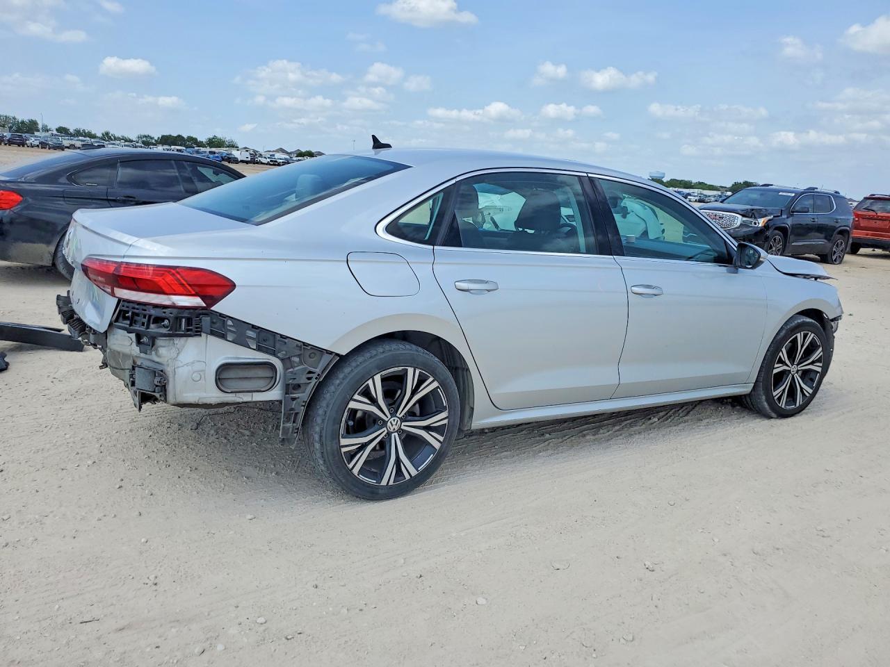 2021 Volkswagen Passat Se - Фото 3