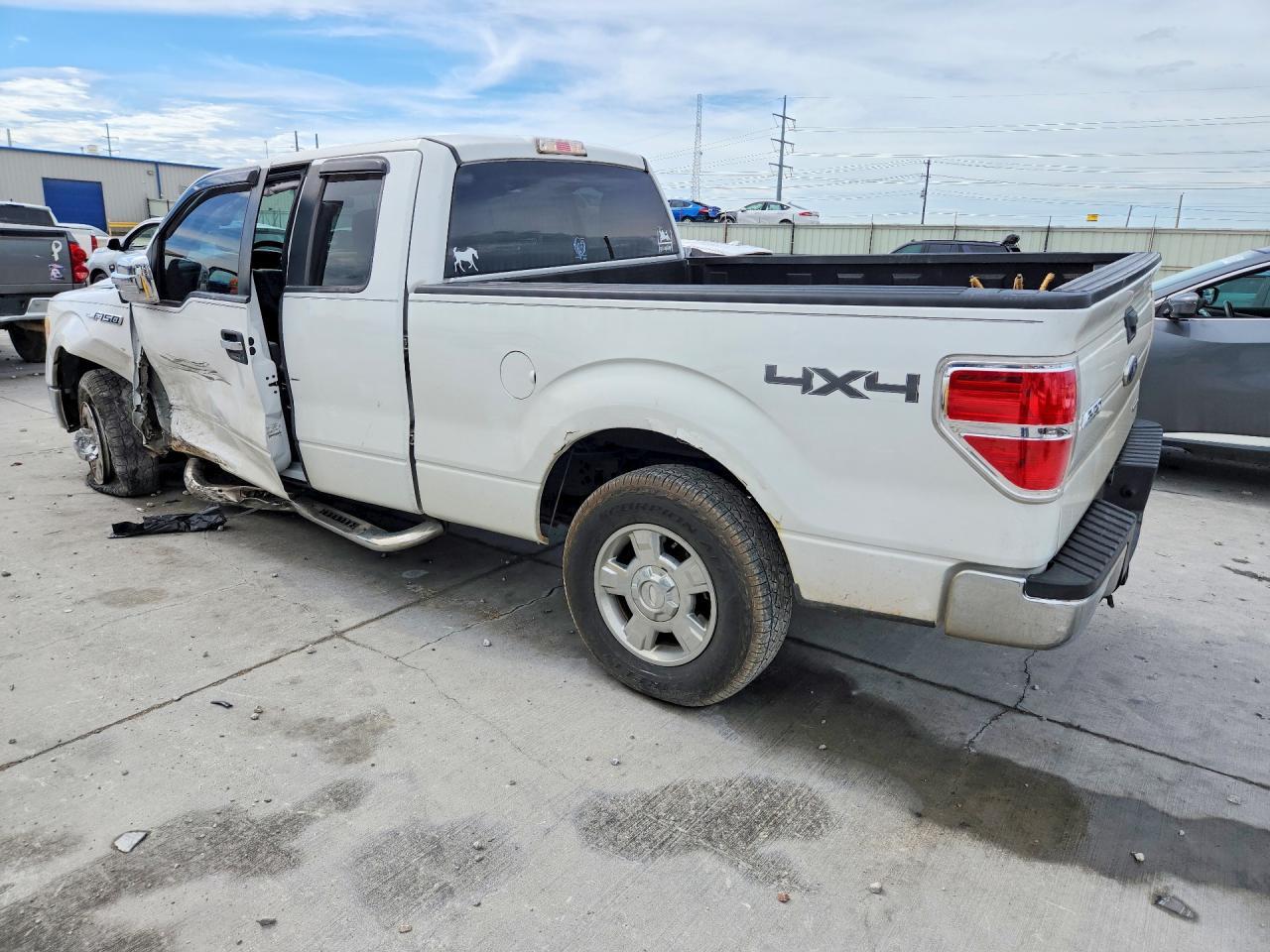 2013 Ford F150 Super Cab - Фото 2