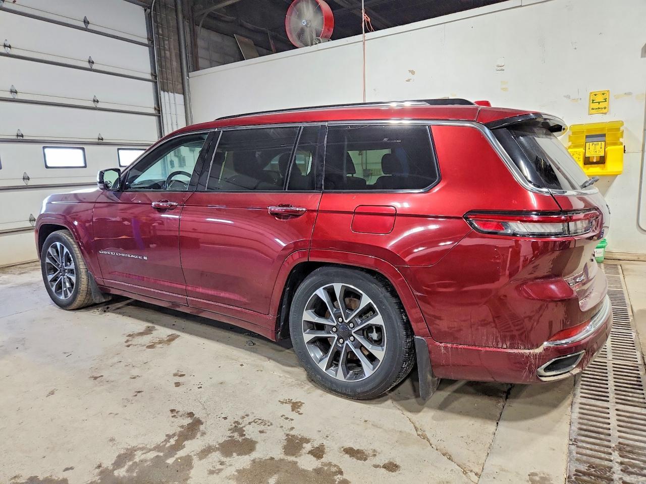 2021 Jeep Grand Cherokee L Overland - Image 2