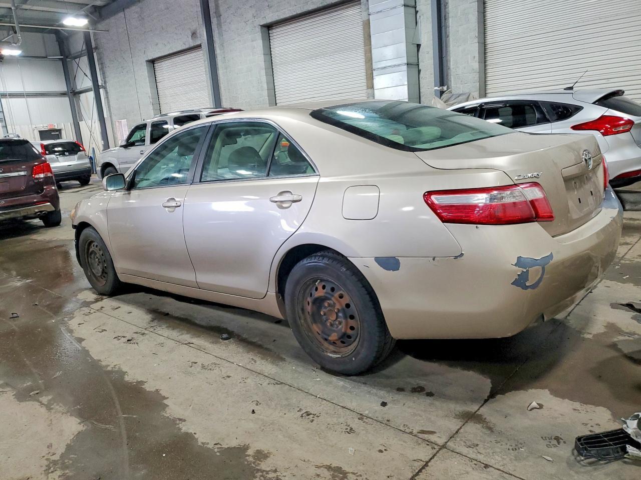 2007 Toyota Camry Le - Фото 2